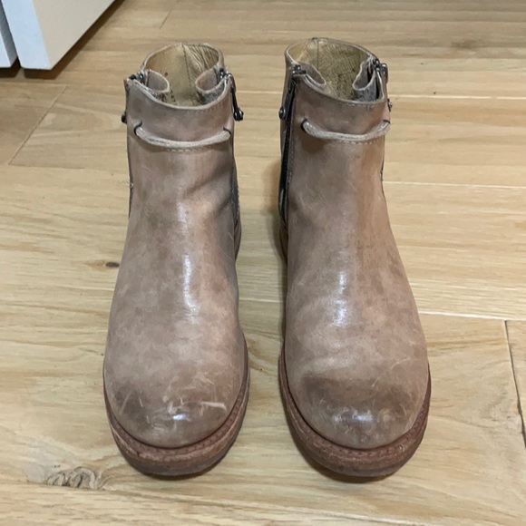 Women’s Frye boots - Picture 1 of 7